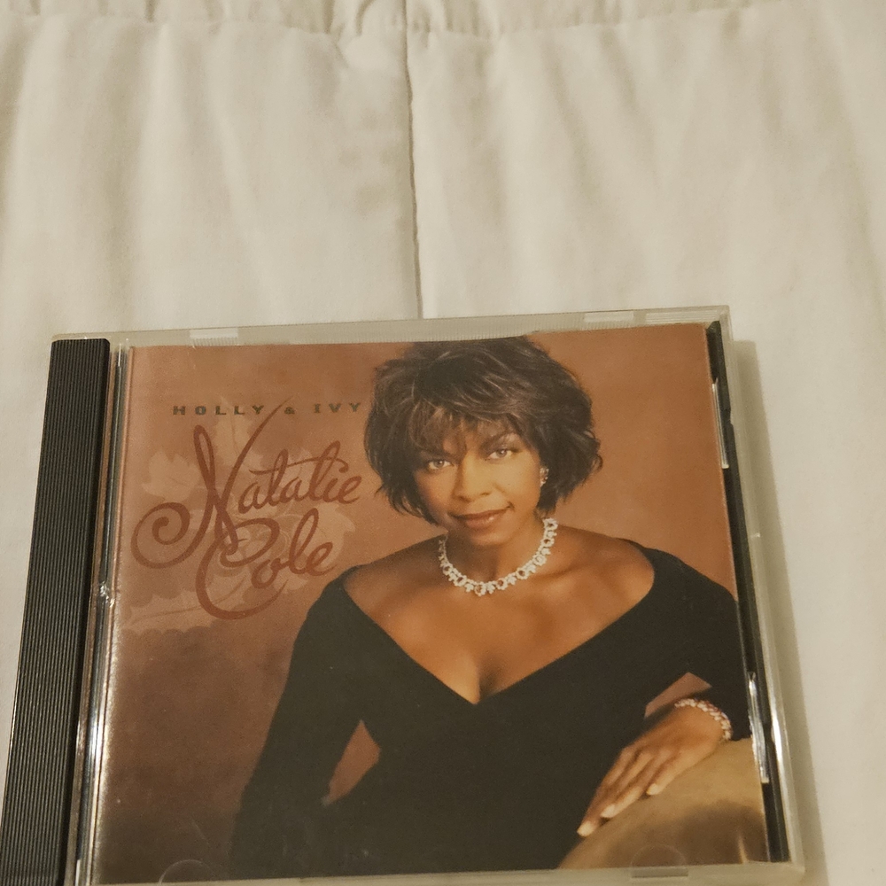 Natalie Cole Holly & Ivy CD.      #051